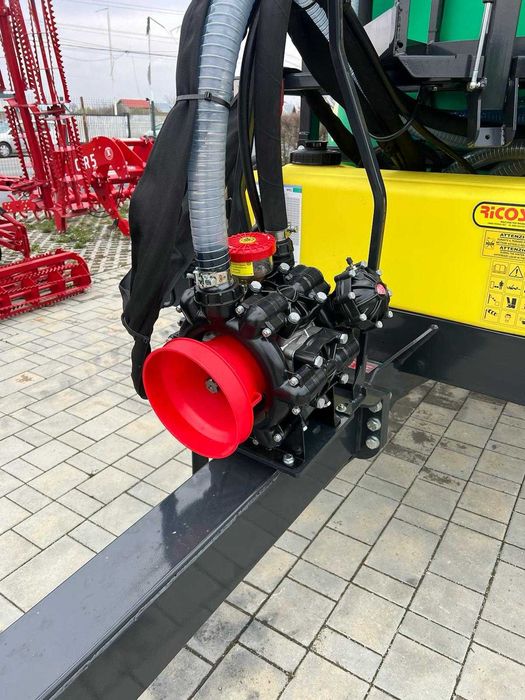 Masina erbicidat tractata CUISER 3000- RICOSMA(Italia)