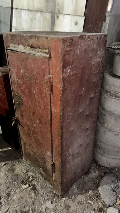 Сейф большой советский