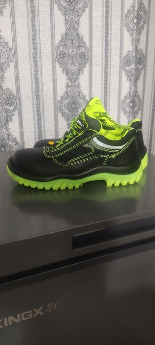 Ботинки рабочие короткие