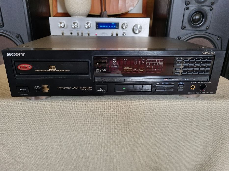 Sony CDP-990. Perfect functional. 18 Bit. Impecabil