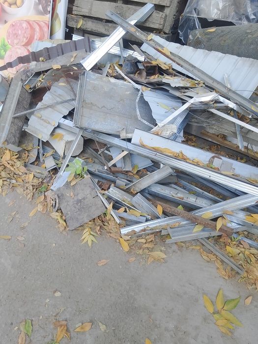 Metalom  Makulatura olamiz qimat narxlarda..