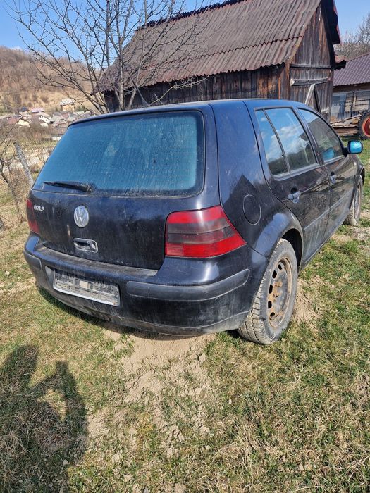 Vând sau dezmembrez golf 4 tdi