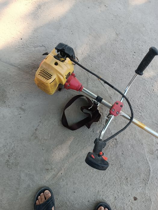 Продается бензин косилка