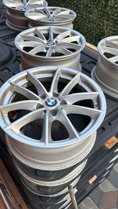 Vand jante BMW originale pe 17 pret 300€ setul