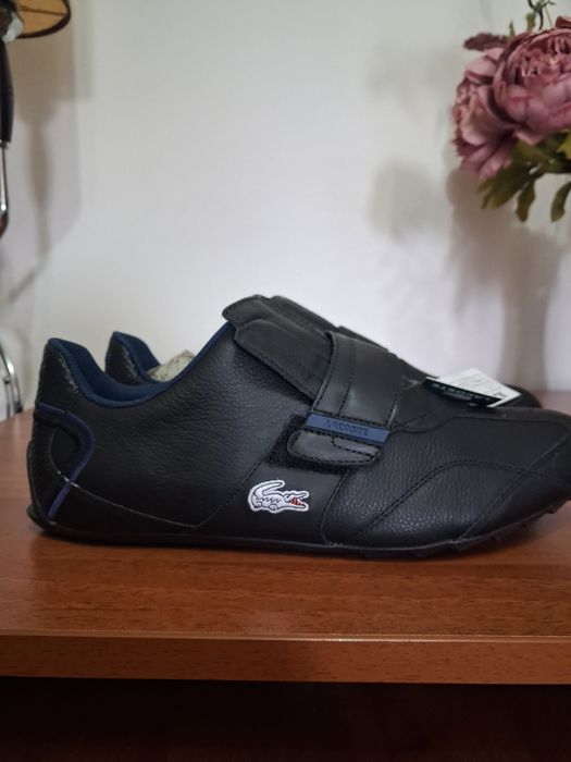 Vând adidasi La Coste