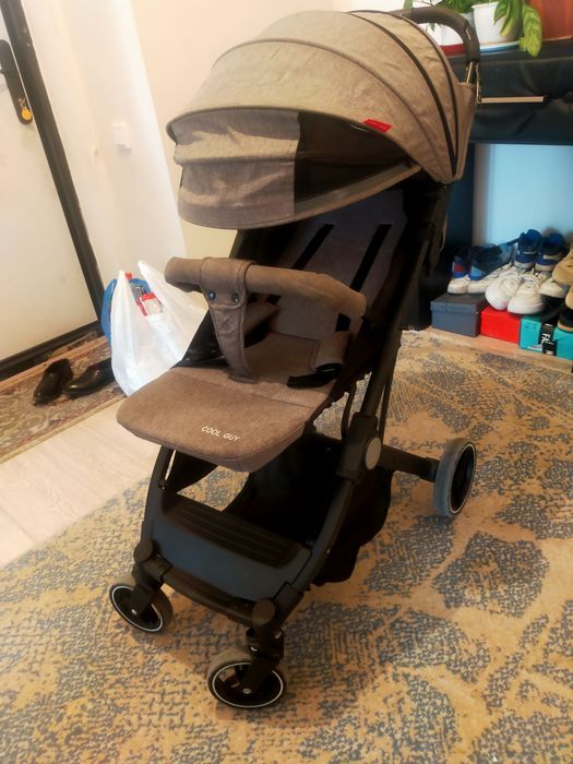 Коляска новый  чистый