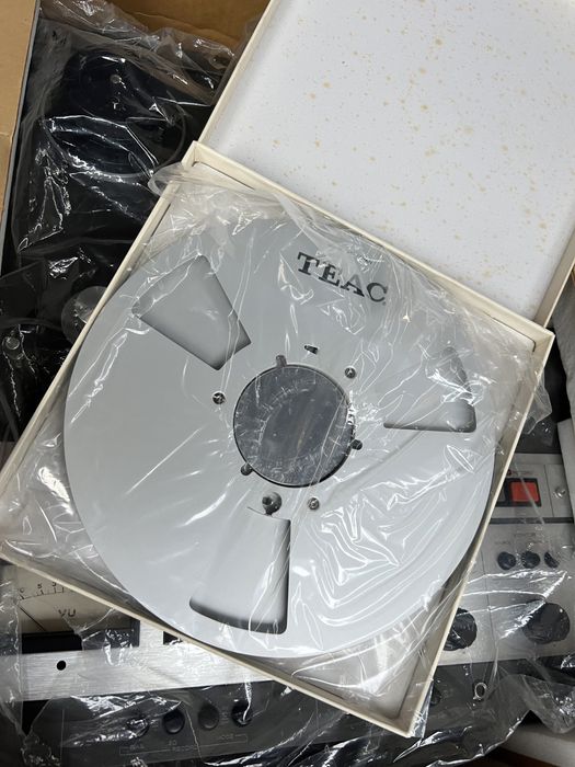 Продам новый TEAC