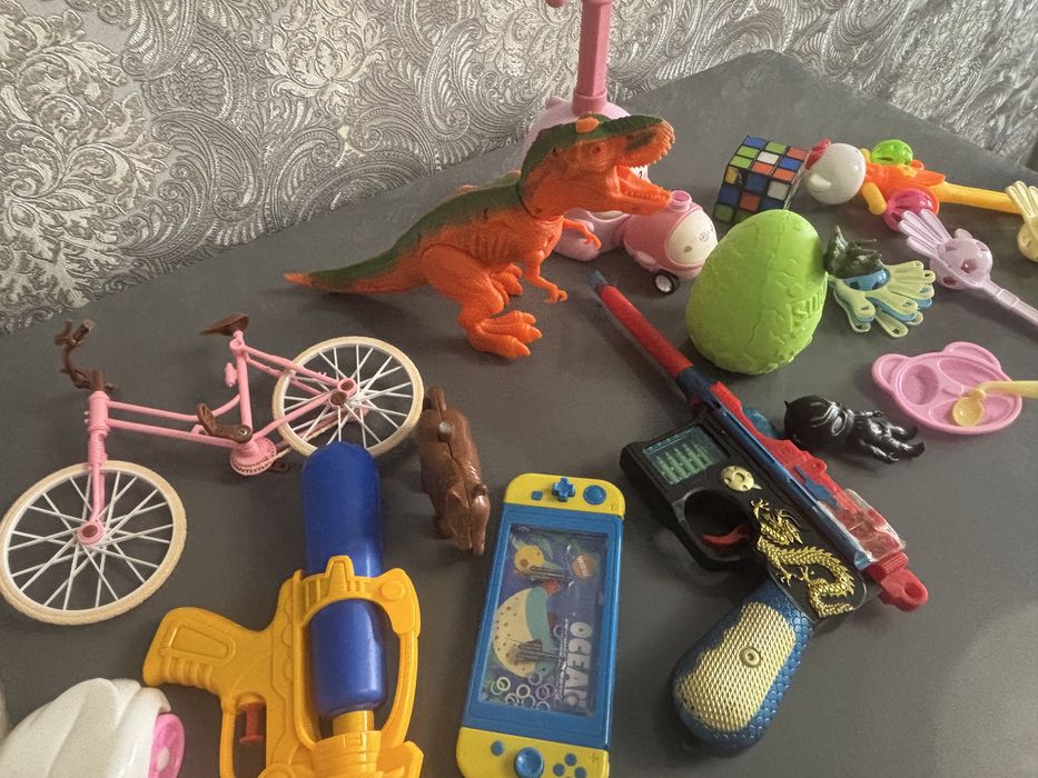 Продам игрушки 4000