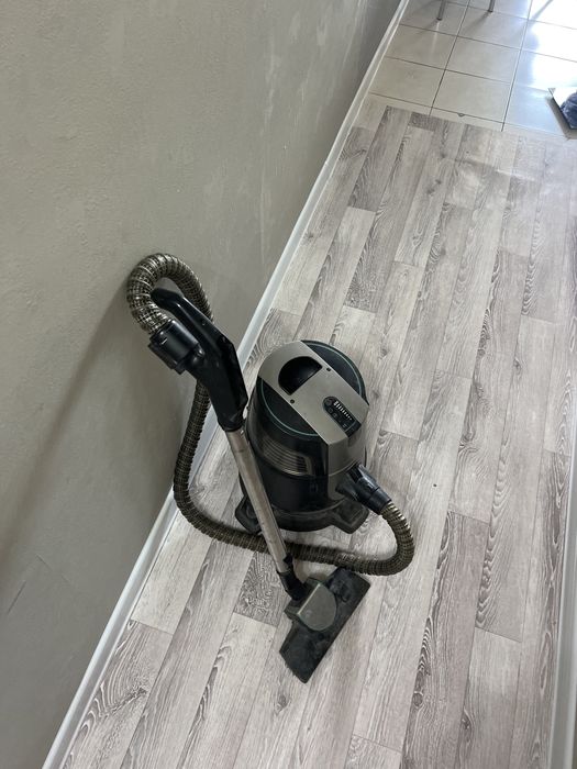 Продаю пылесос Roboclean.