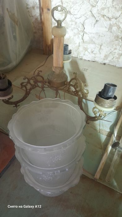 Люстра продается.