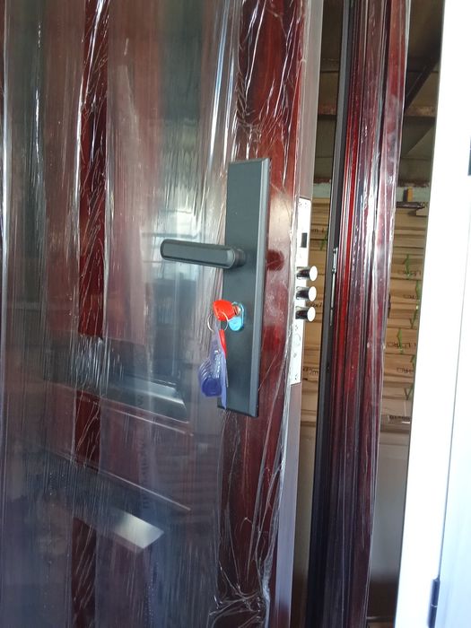 Метални врати .нови  205/90 на склад 140 евро ,възможностза доставка