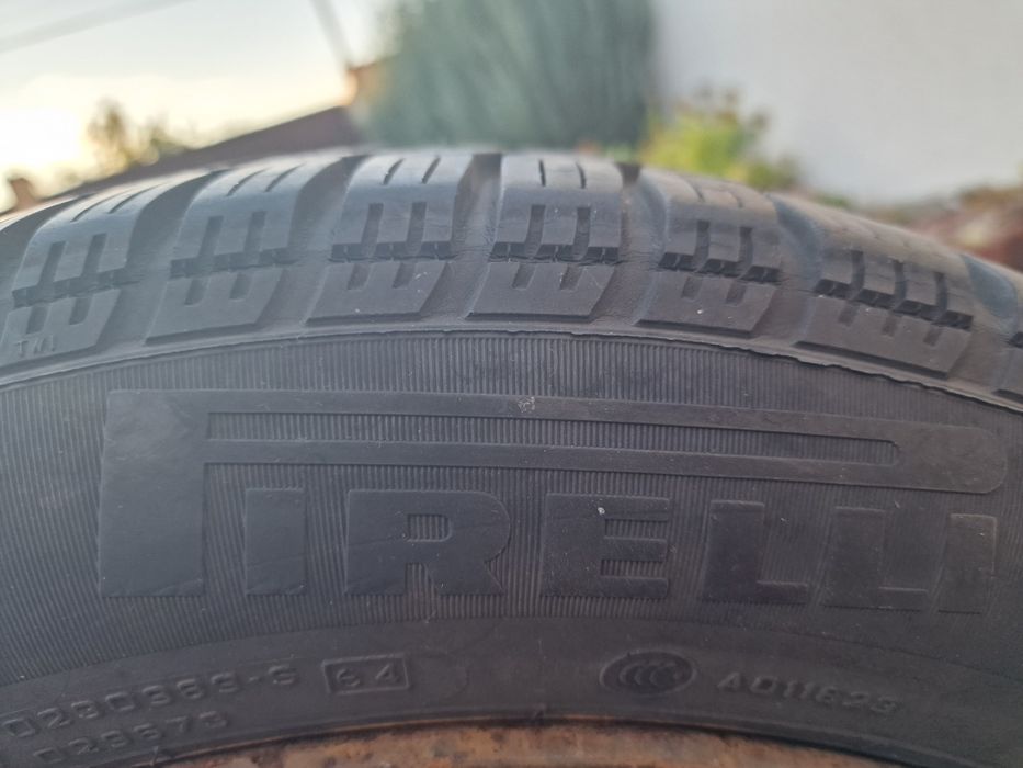 Cauciucuri iarna cu jante și capace Honda civic 2019