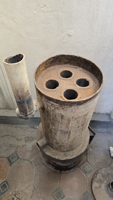 Katyol  10 tali garelka va nasosiyam iwlap turgan isitiwi yaxwi.