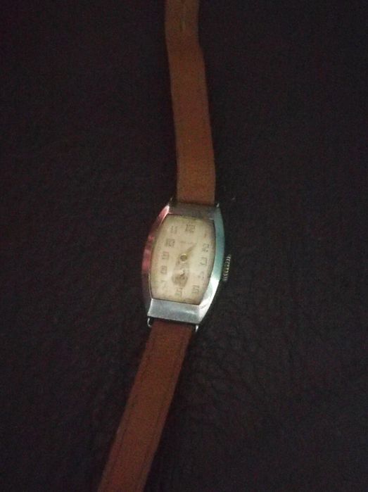 часы СССР луч и звезда оба часов отдам за 280.000