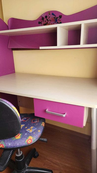 Детски мебели - гардероб, бюро, стол