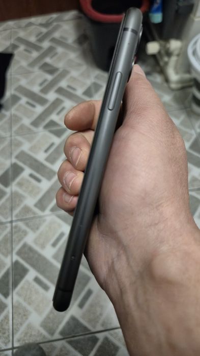 Iphone 11 128 gb 83% baterie