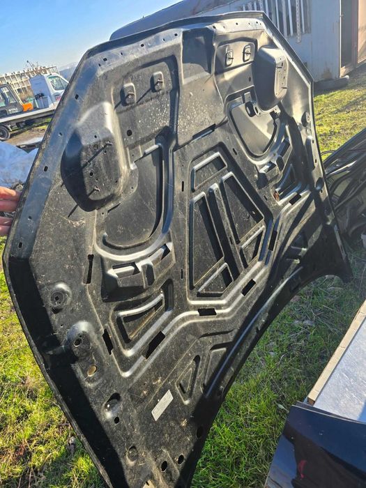 Преден капак за Audi A8 D5 с забележки!