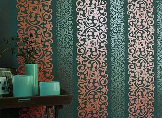 Поклейка обойев.