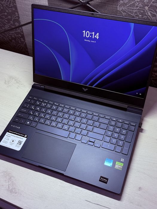 HP Victus