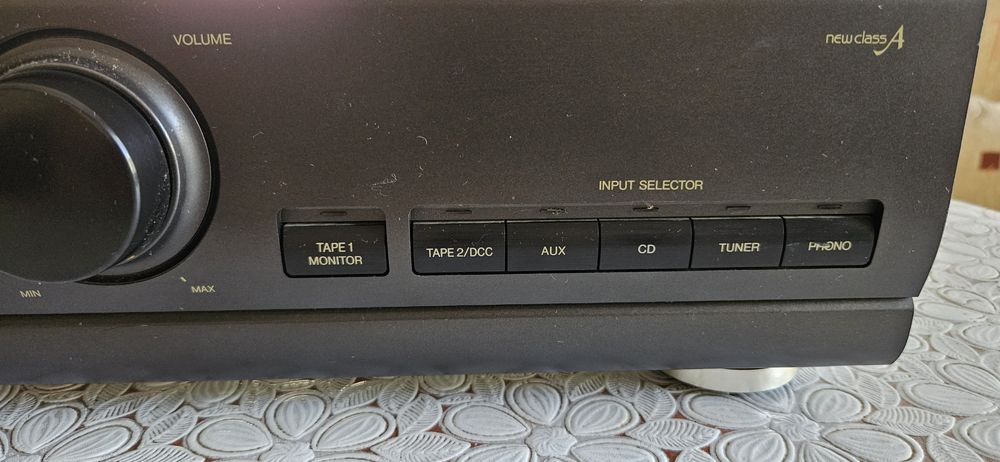 Продавам hi fi. Усилвател technics SU-v 500