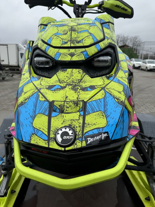 Snowmobile ski-doo summit x expert 850 e-tech turbo R shot TOUCHSCREEN