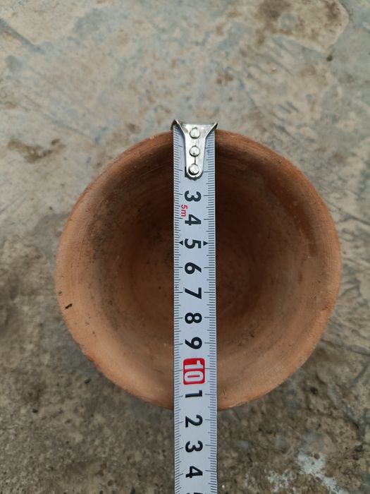 Gultuvak  горшок sotiladi,sopol tuvaklar 300 ta bor