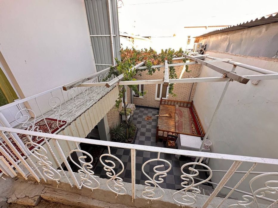 Eski shaharda hovli sotiladi tez va arzon