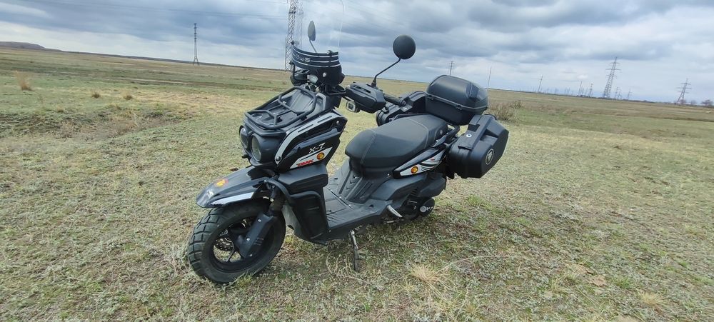 Продам скутер танк x7