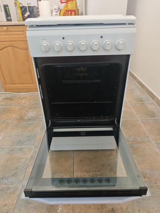 Готварска печка Indesit I5E52E(W) KZ – 50 см