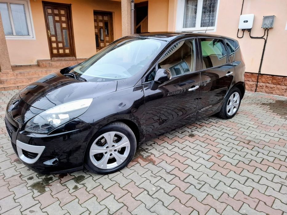 Renault Scenic 
Diesel 1.9 dci 
•Navig