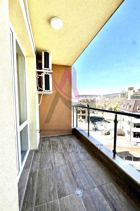 Чисто нов двустаен -Младост 1