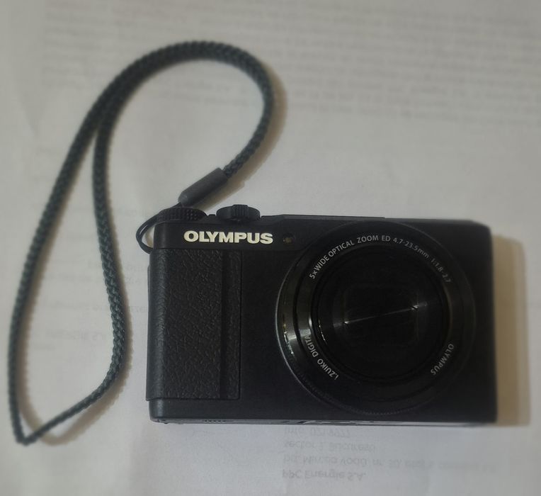 Olympus STYLUS XZ-10 – 12 MP – Zoom optic 5x – f/1.8 – Full HD