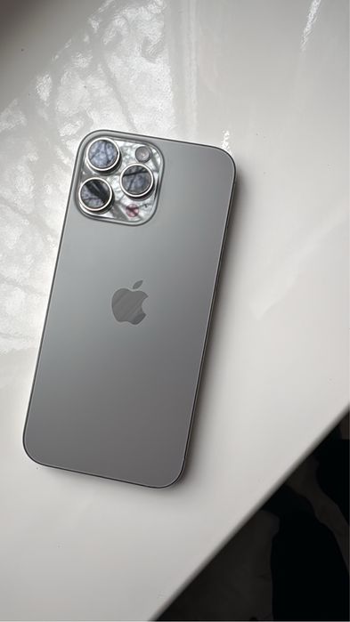 Продам Iphone 16 pro max