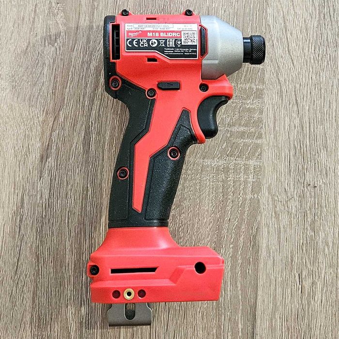 Нов ударен гайковерт Milwaukee M18 BLIDRC-0 18V 190 Nm, безчетков Impact, без батерия и зарядно