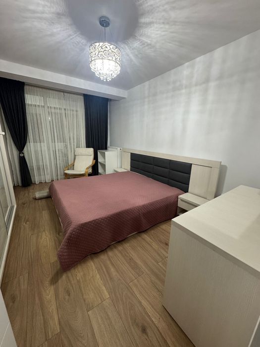 Inchiriez apartament 3 camere perioada minim 1 an