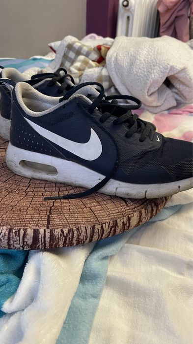 Маратонко NIKE номер 38