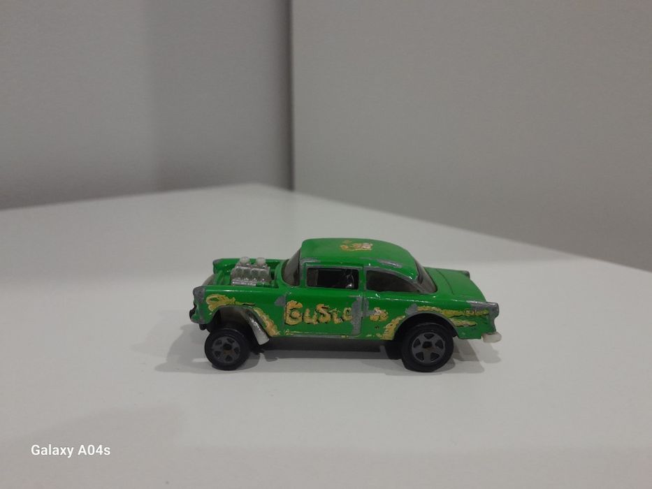 Машинкa Hotwheels