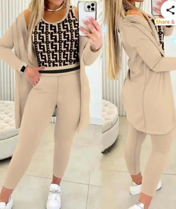 Дамски спортен екип от три части размер S