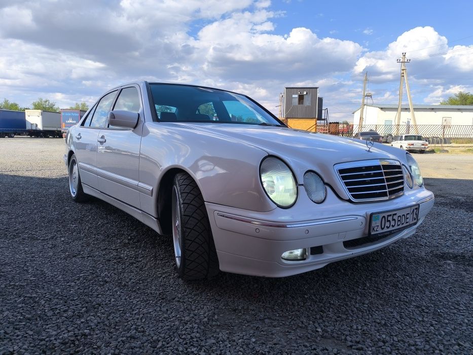 Mercedes Benz E class w210