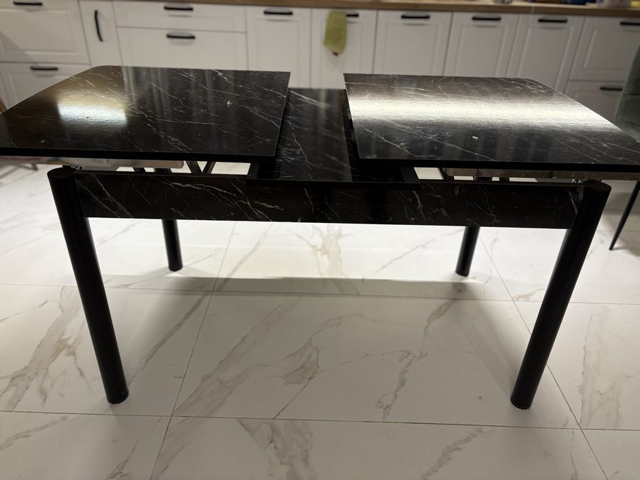 Продавам Трапезна маса разтегателна