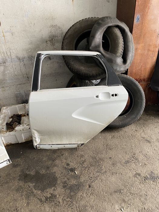 Двери на лада веста кросс