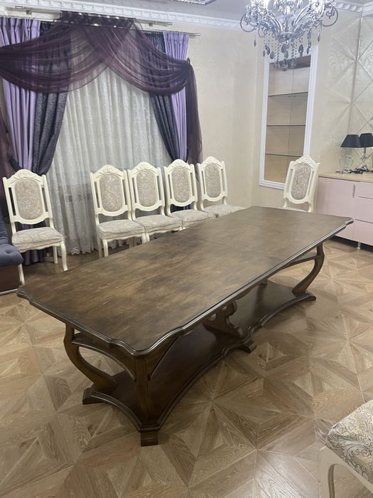Продам стол гостинный