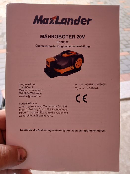 Vand robot tuns gazon