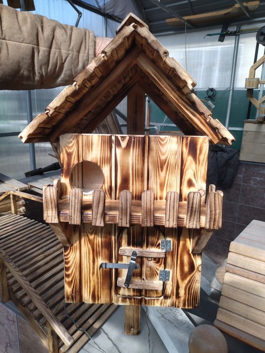 Домик для белок, бельчатник