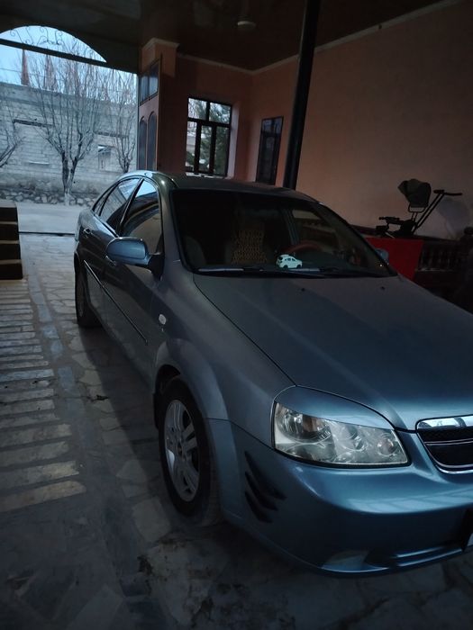 Lasetti 1.8 sotiladi hamma joyi zur 40foiz kraska bor yuzaki