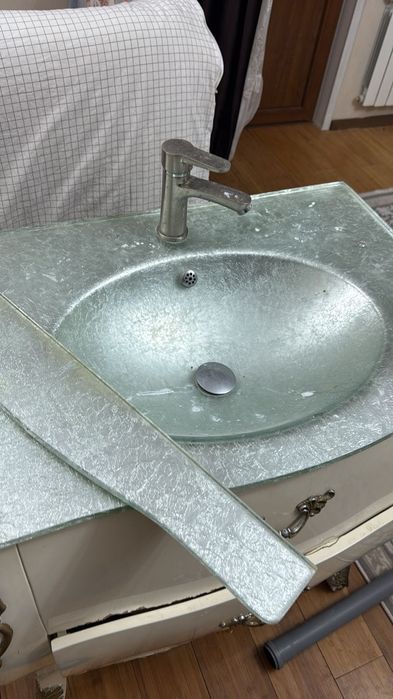 Раковина со шкафом