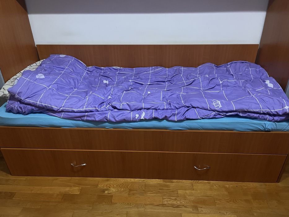 Vând pat cameră copii