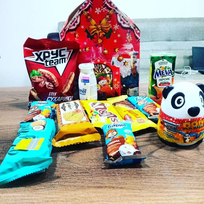 Yangi yil sovg'alari,qorbobo va qor qiz xizmati