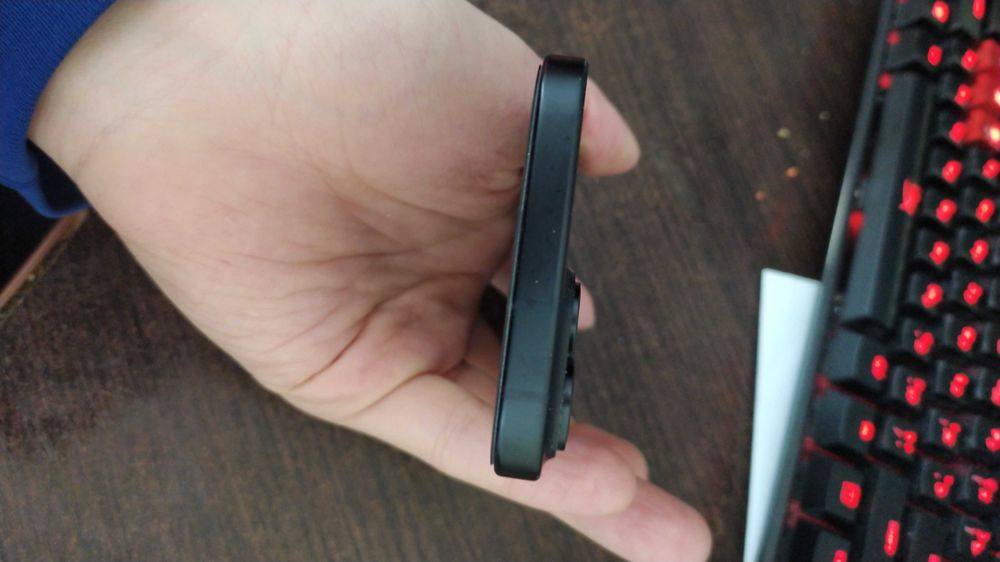 iPhone 15, 128 ГБ, АКБ 92%