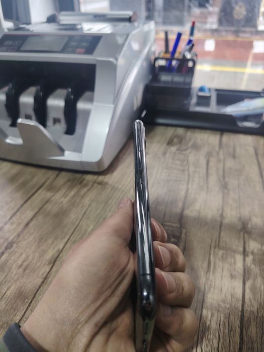 Iphone 11 pro max 100 yomkst